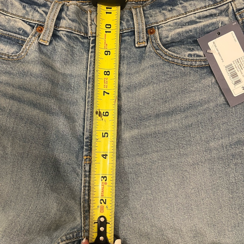 NWT Universal Thread Sz 2Short Light Wash Women’s Jeans - Classic Straight Fit - Picture 7 of 7